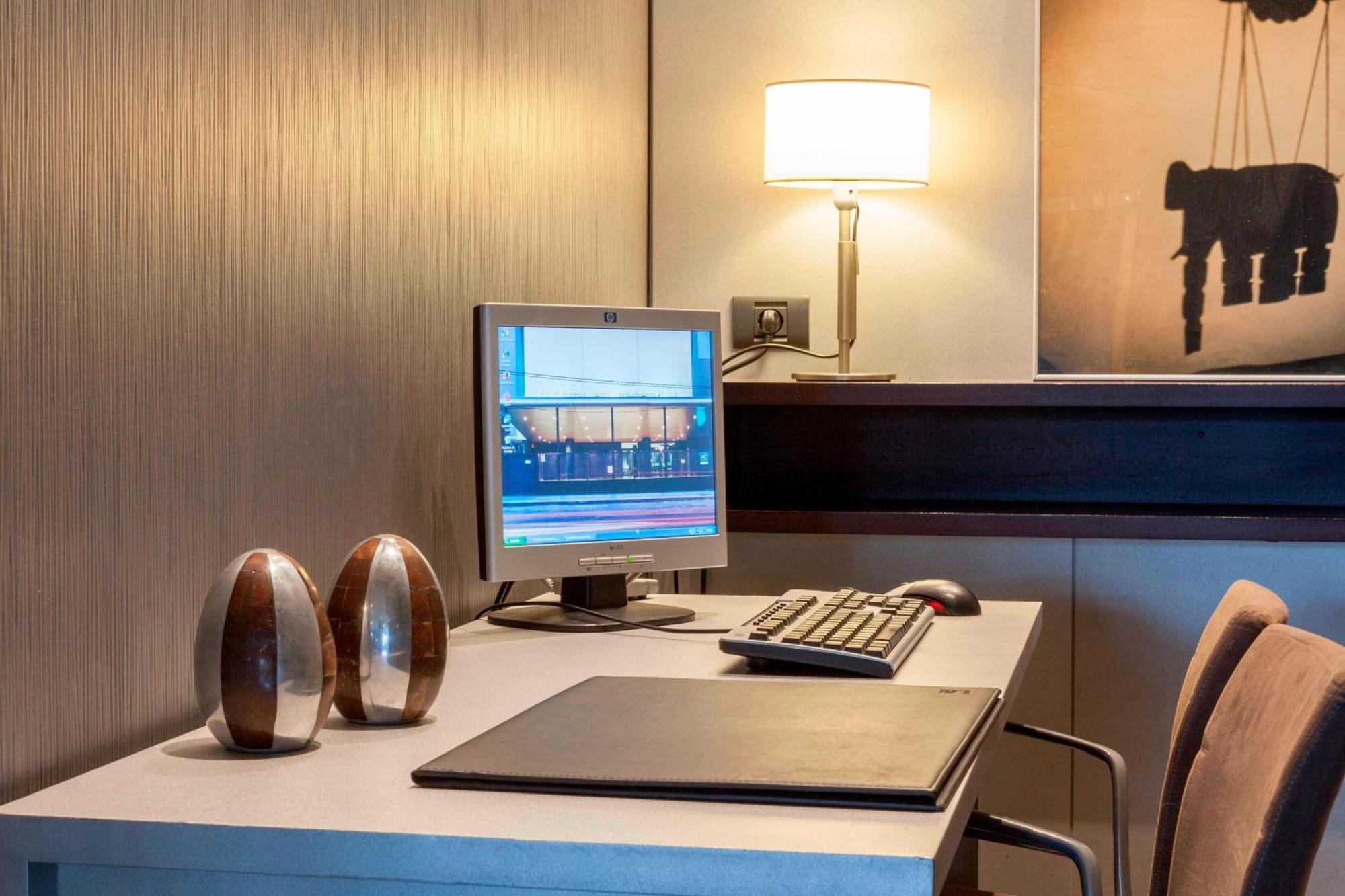 Ac Hotel By Marriott Madrid Airport Coslada Ngoại thất bức ảnh