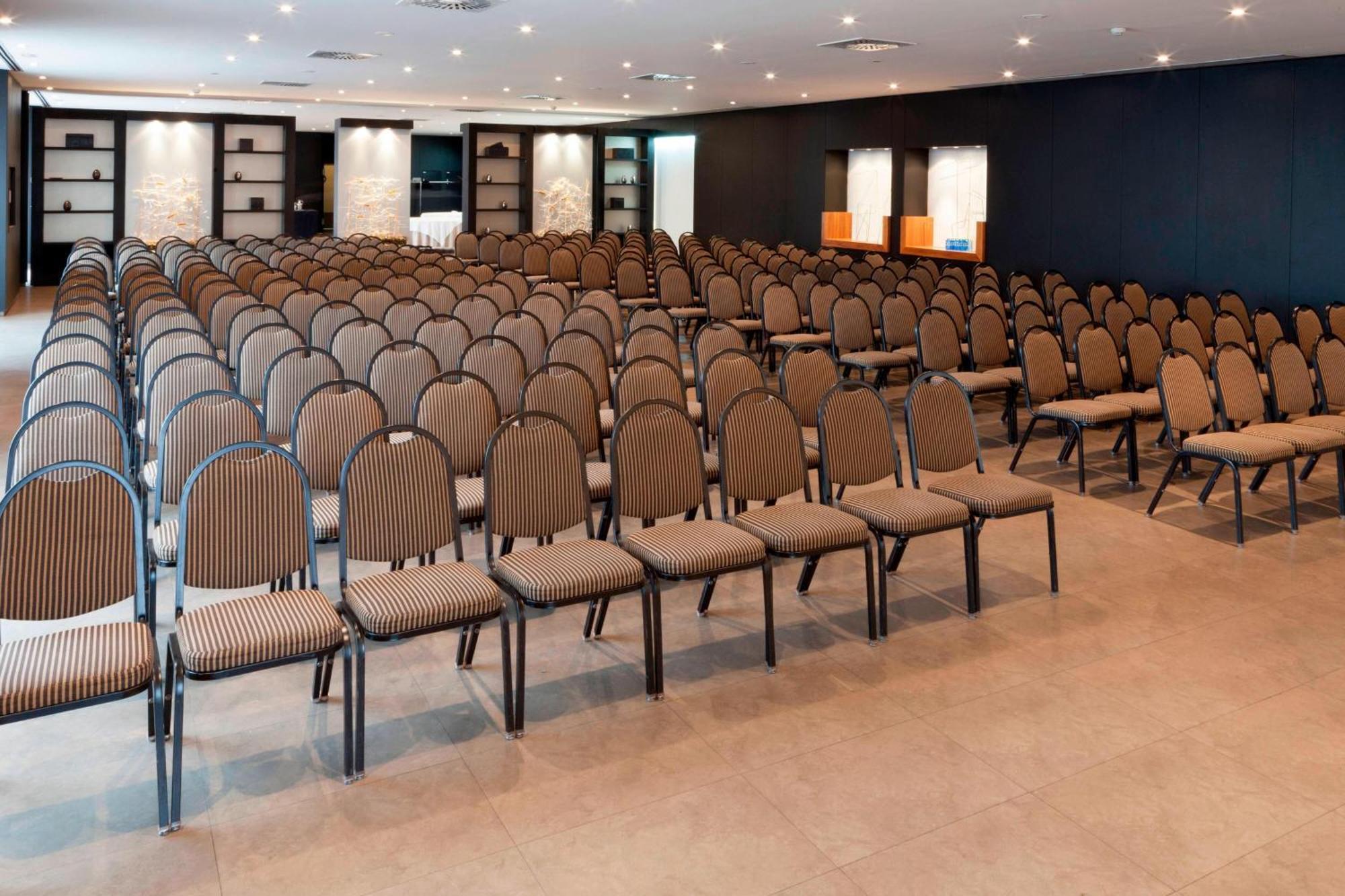 Ac Hotel By Marriott Madrid Airport Coslada Ngoại thất bức ảnh
